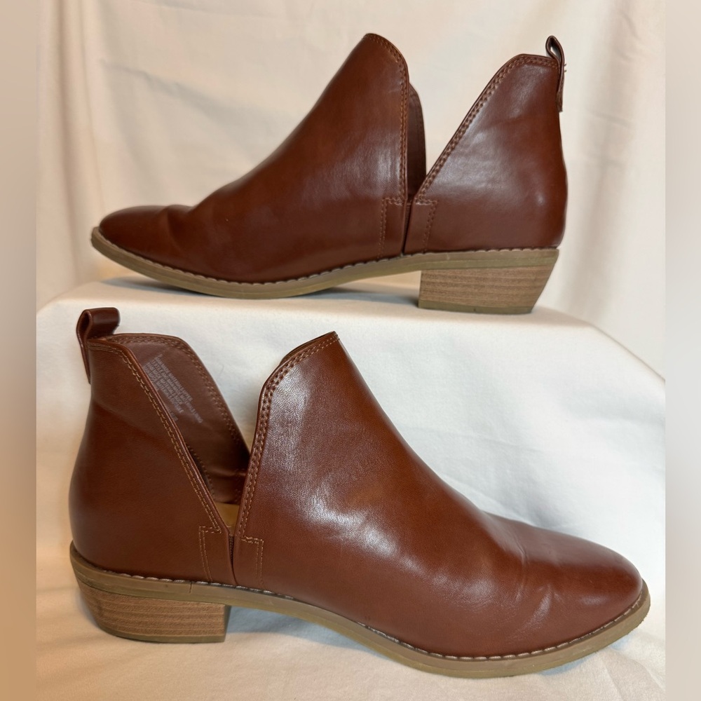 Cognac Brown Leather Ankle Boots by Universal Threads Women’s 9
